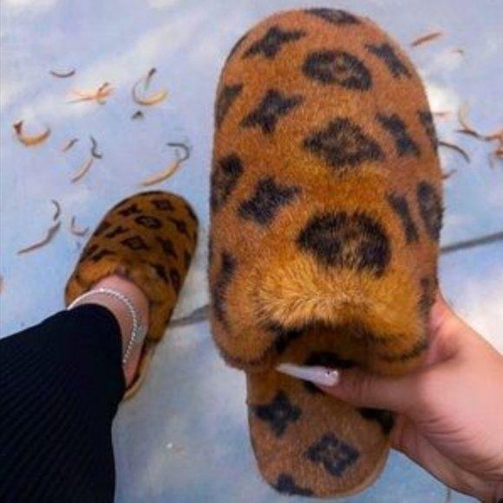 “Luxury” Faux Fur House Slippers in Carmel